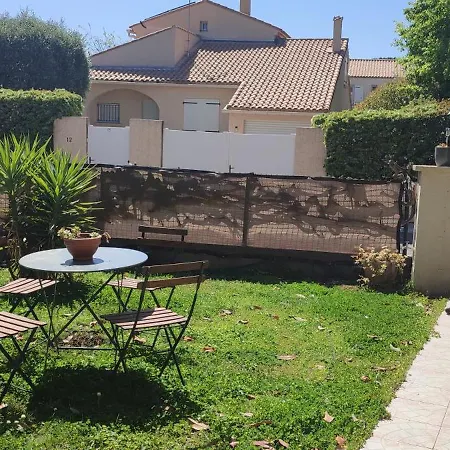 Semesterbostad Maison T2 Climatisee Avec Petit Jardin Dans Impasse Calme