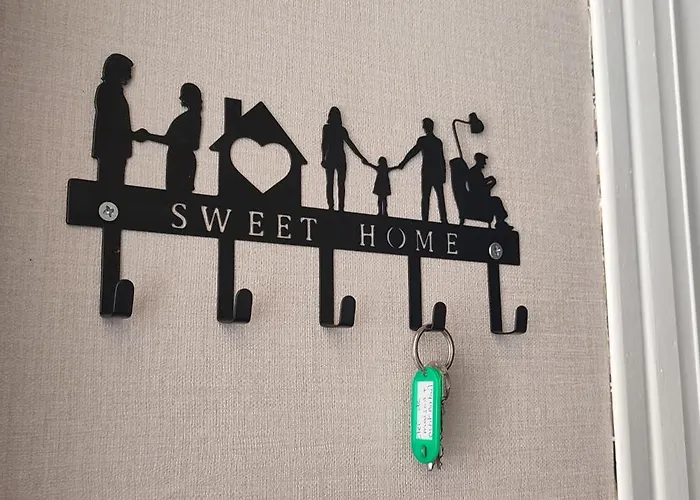 Maison T2 Climatisee Avec Petit Jardin Dans Impasse Calme *