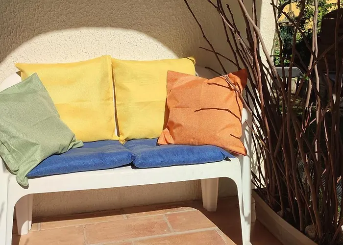 Maison T2 Climatisee Avec Petit Jardin Dans Impasse Calme Semesterbostad *